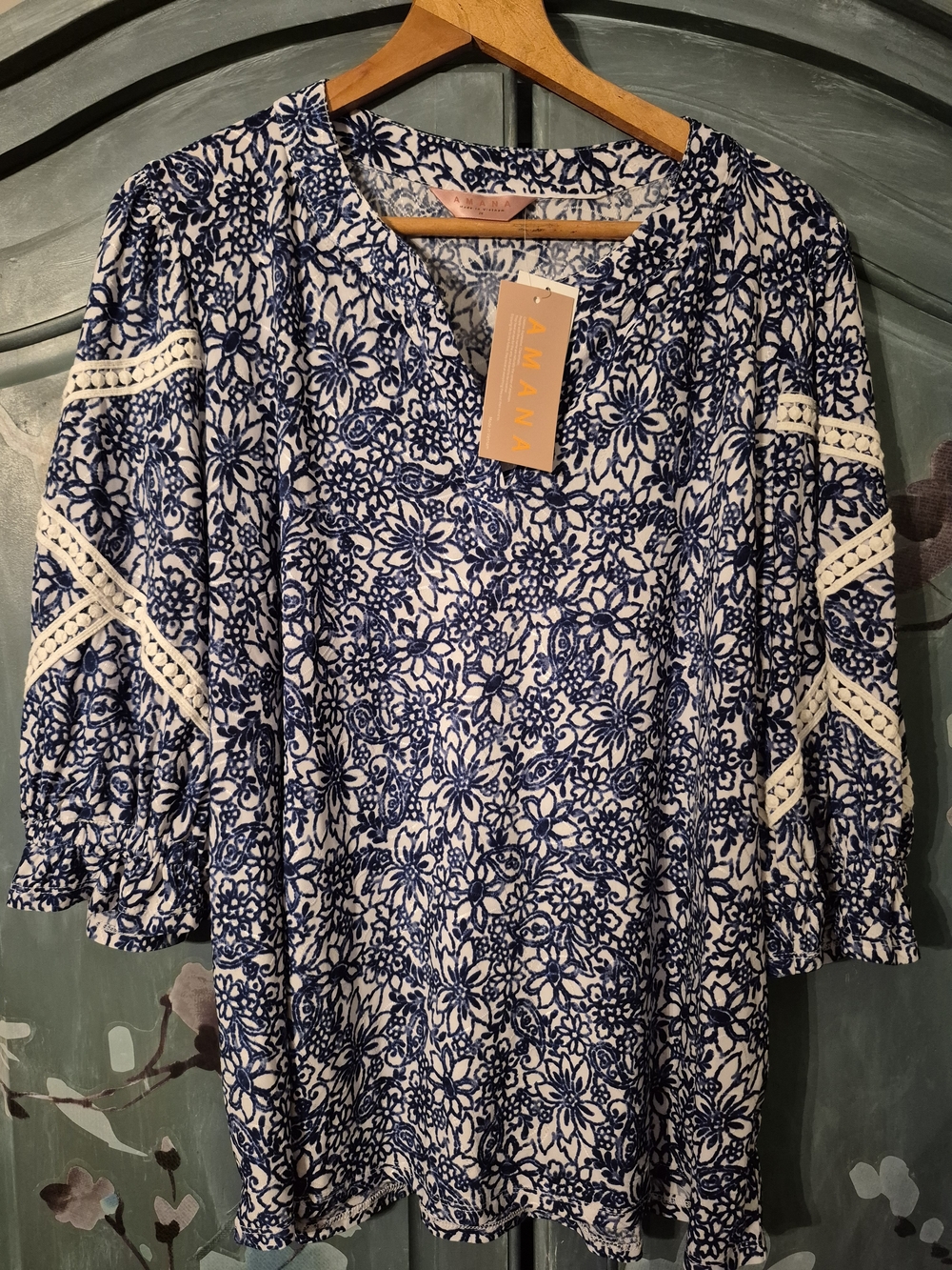 New Amiana Blue & White Floral Lace-Trim Tunic Top
